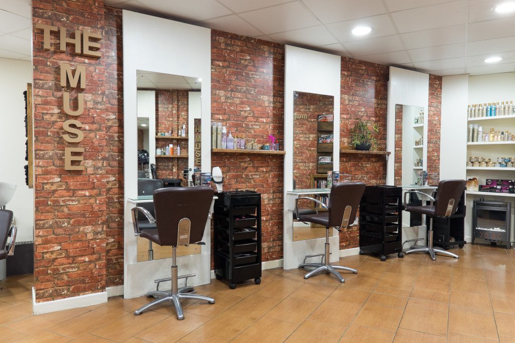 Make-Up Beauty Salon Treatment